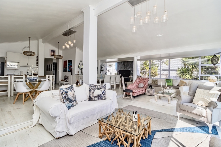 4 Bedroom Property for Sale in Grotto Bay Western Cape